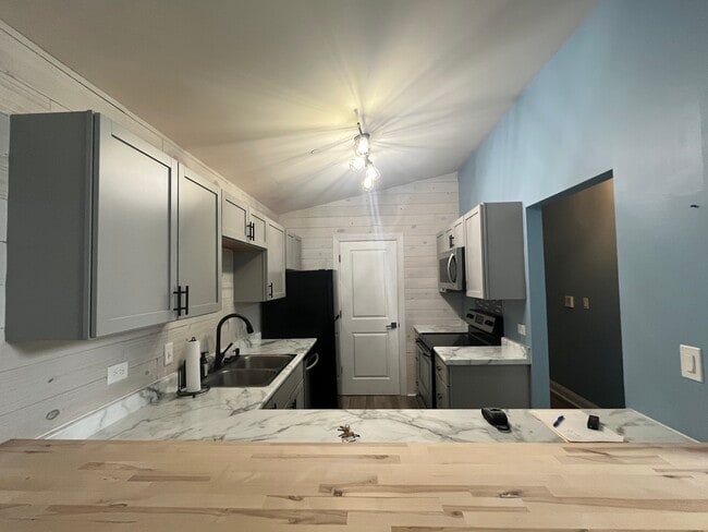 Foto del edificio - 1371 Cunat Ct