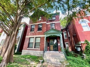 Building Photo - 1218 S Brook St