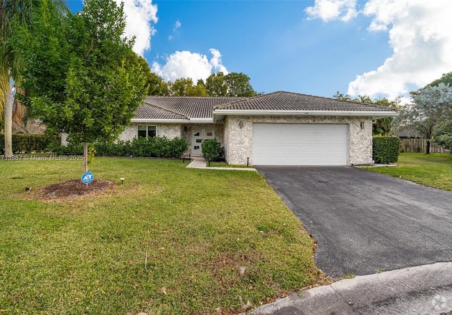 Front - 5036 NW 66th Ln