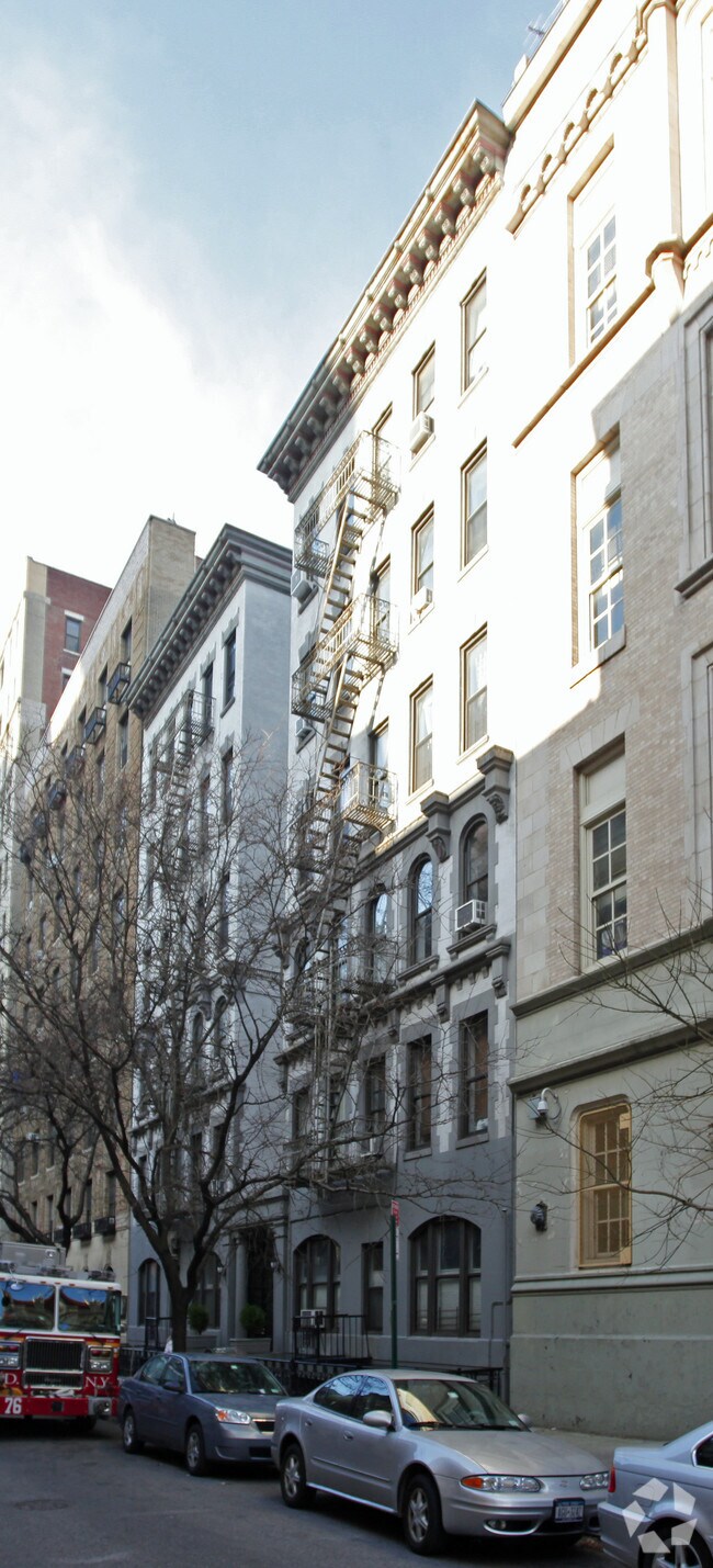 Building Photo - 235 W 108th St