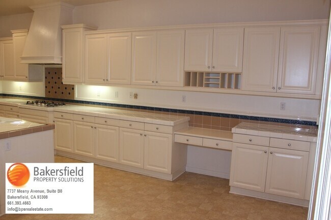 Building Photo - 4804 Aviara Dr