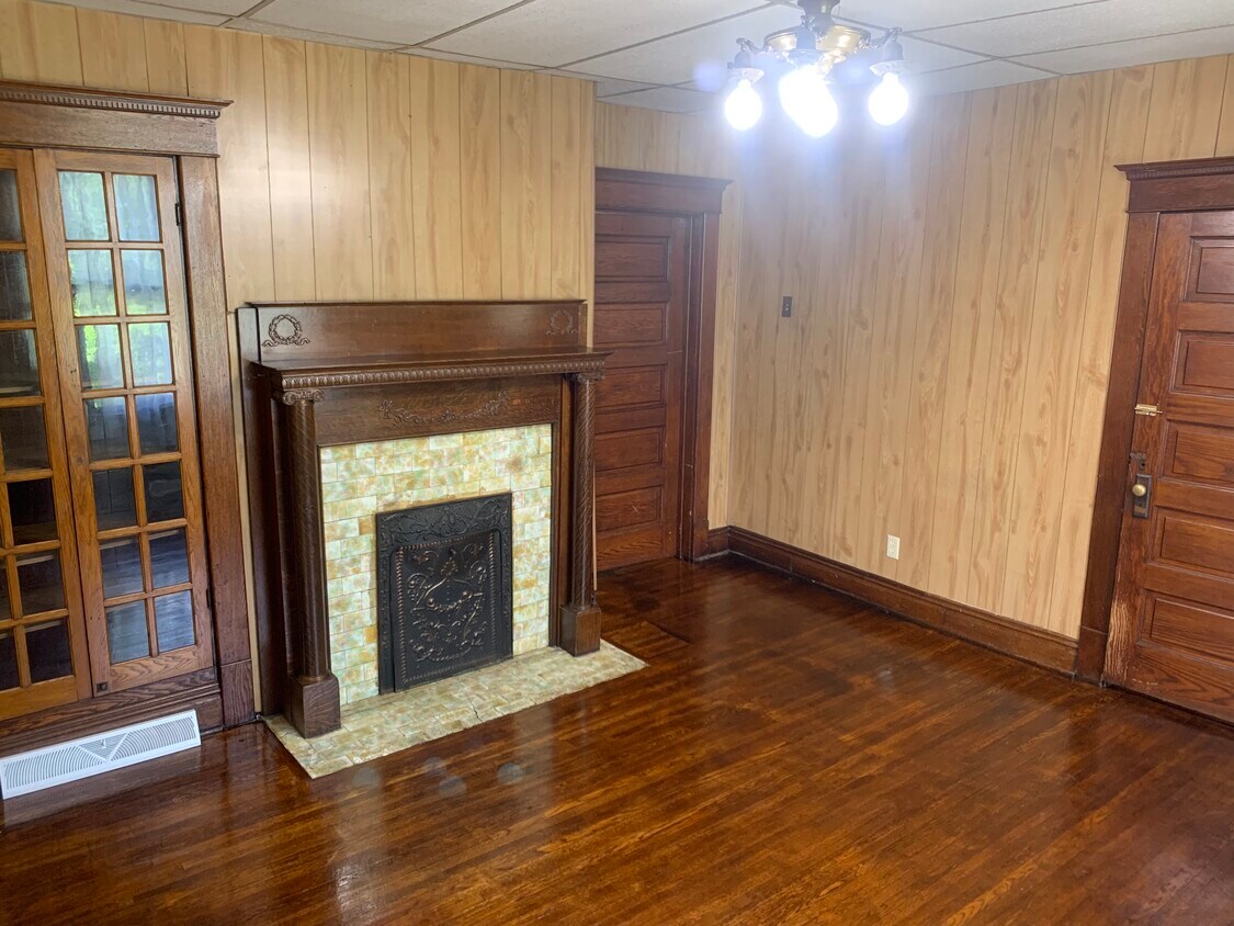 605 5th St, Moundsville, WV 26041 House Rental in Moundsville, WV