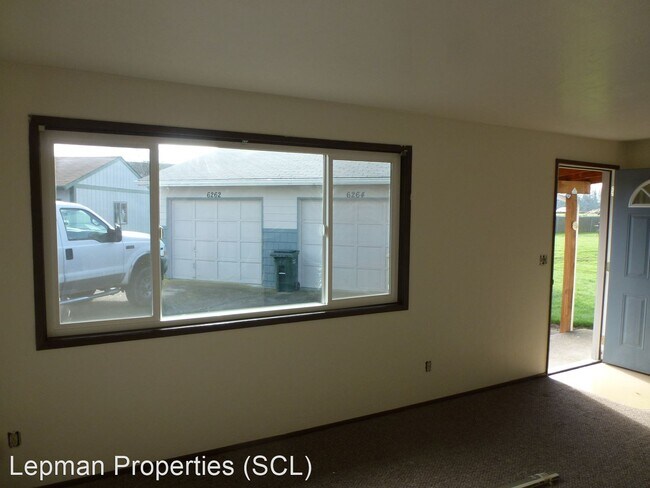 Building Photo - 6264-6264 Warwick Ct SW