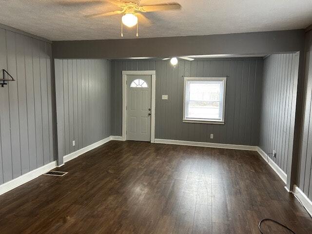 Building Photo - 2105 S Waldemere Ave