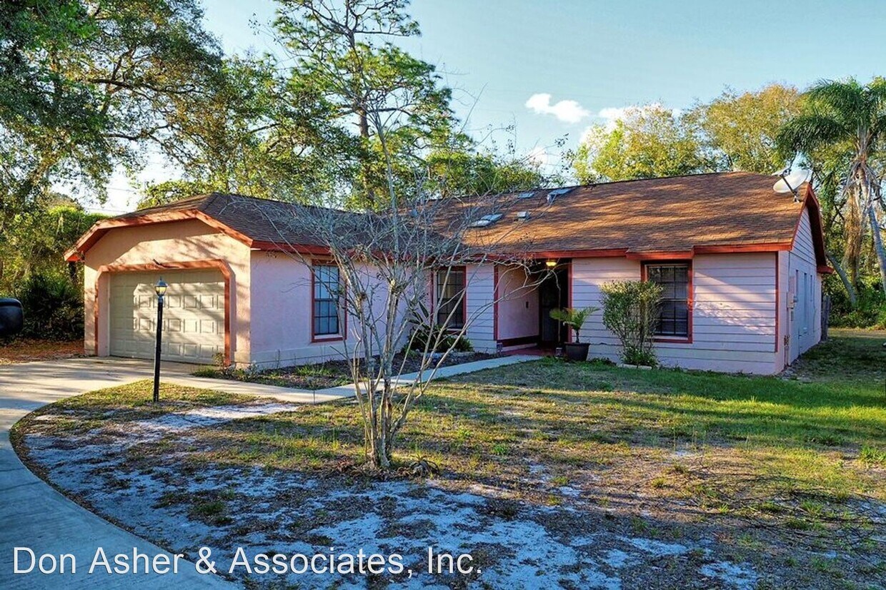 Foto principal - 4 br, 3 bath House - 1285 Blueberry Ct.