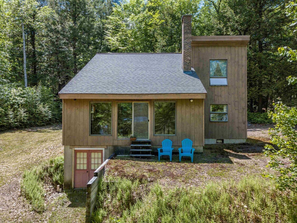 51 Acorn Ln, Moultonborough, NH 03254 House for Rent in