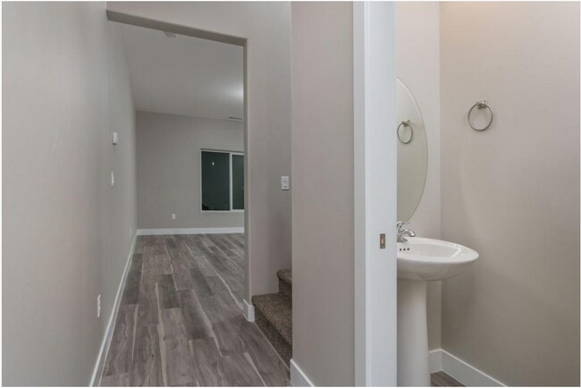 Building Photo - 1579 W Pyrite Ln