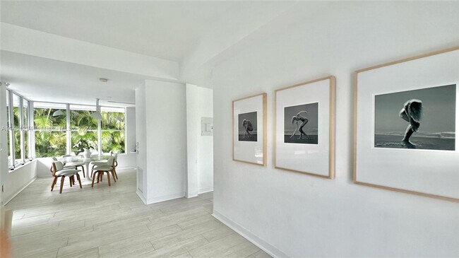 Building Photo - 3350 Flamingo Dr