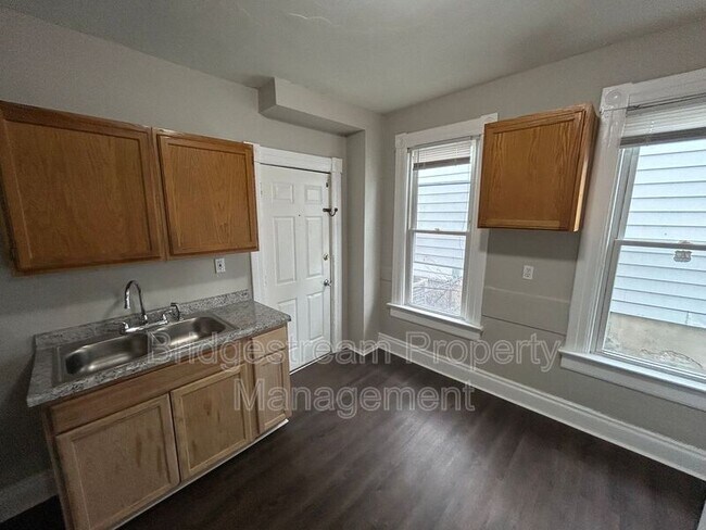 Foto del edificio - 38 Pioneer St