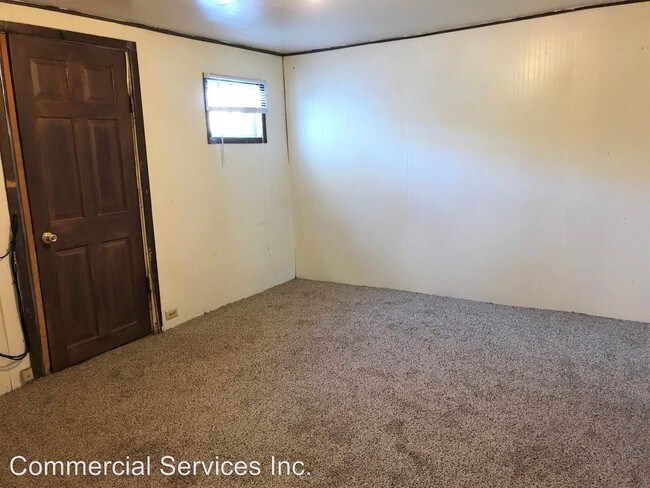 Building Photo - 1038 S Boxelder St