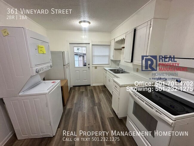 Building Photo - 361 Vineyard St
