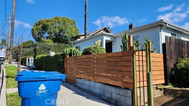 Building Photo - 409 N Ave 56