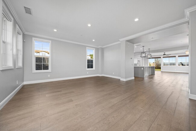 Building Photo - Modern Two Story Home with Huge Primary Be...