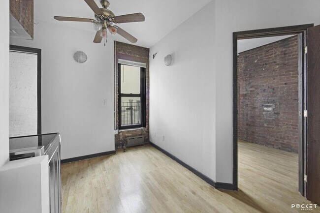 Foto del edificio - 413 E 12th St