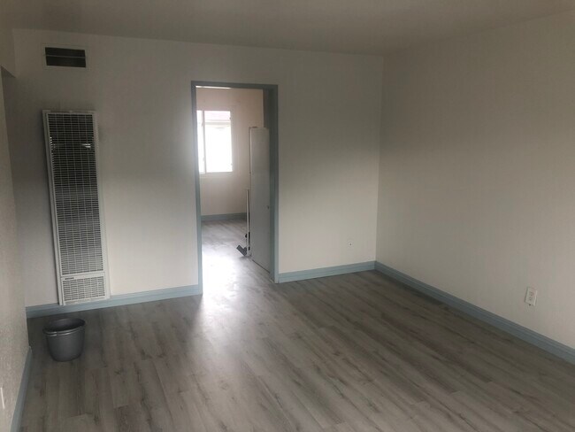 Building Photo - 5121 Dailey Ct