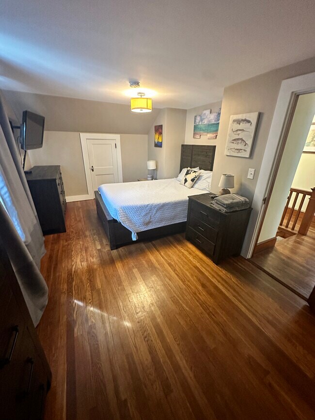 Foto del edificio - 661 Aquidneck Ave