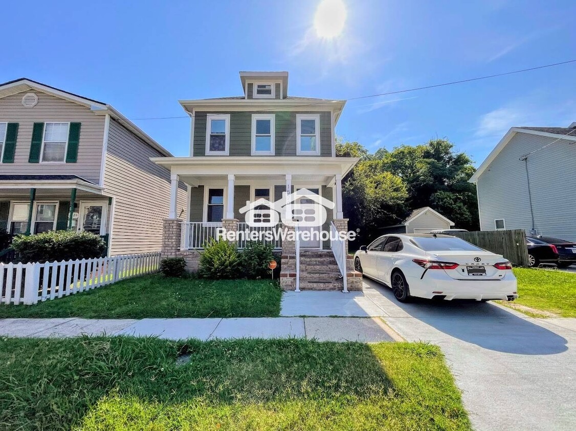 Primary Photo - 1520 O&#039;Keefe Street
