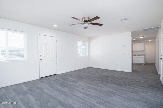 Building Photo - 7537 N 21st Ave