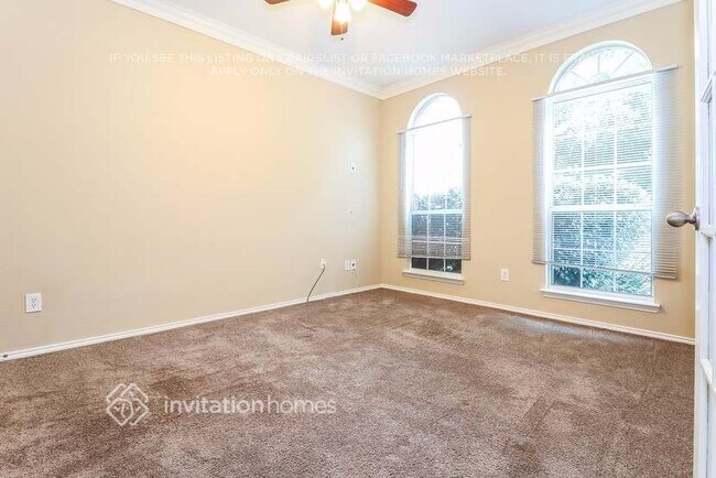 Building Photo - 2360 Merlin Dr