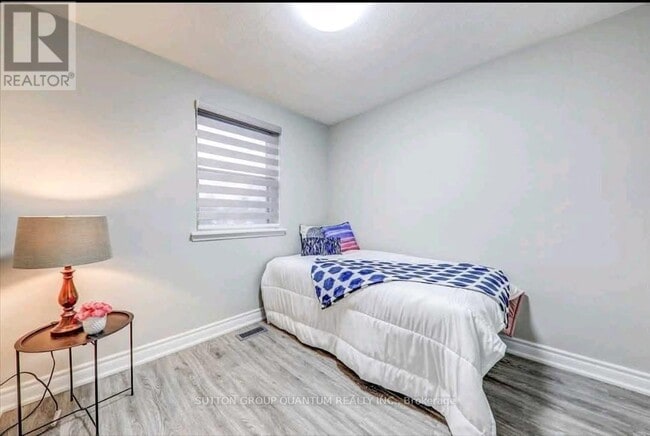 Building Photo - 574 Crerar Ave