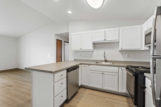 Foto del edificio - Whispering Pines Apartments