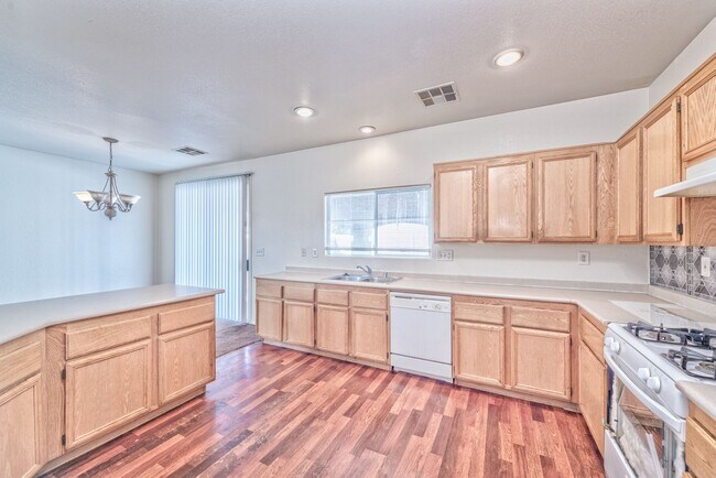 Foto del edificio - 4222 E Spruce Fern Ln