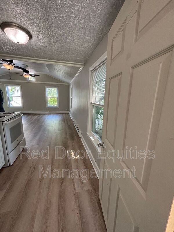 Foto del edificio - 718-720 West Hubert Avenue