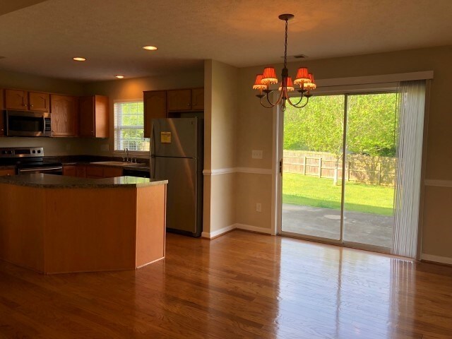 Building Photo - 1021 Mallory Lane