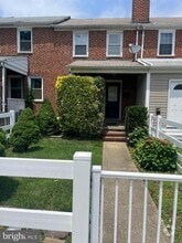 Building Photo - 7118 Eastbrook Ave