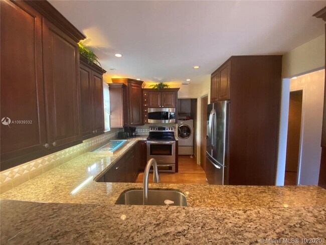 Building Photo - 133 Hendricks Isle