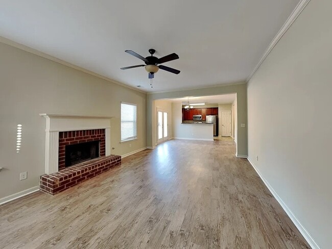 Building Photo - 2064 Hydrangea Ln