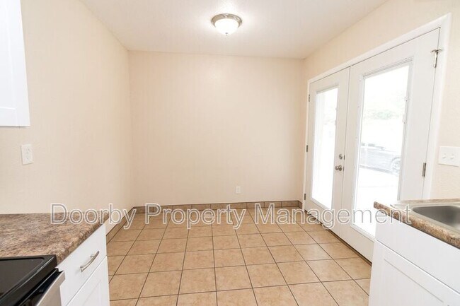 Foto del edificio - 3101 Ellis Ave