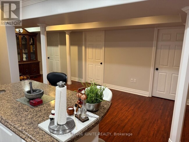 Building Photo - 1584 Quail Run Dr