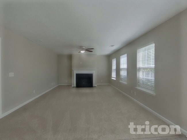 Building Photo - 1030 Riverclift Dr