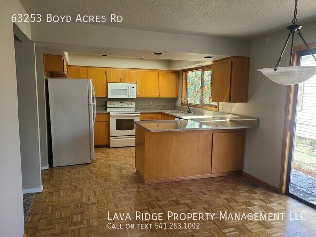 Foto del edificio - 63253 Boyd Acres Rd
