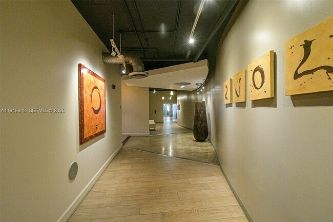 Foto del edificio - 10 SW South River Dr