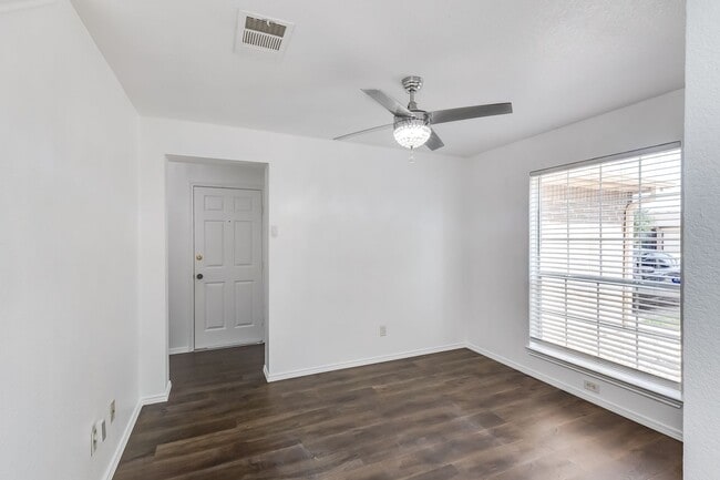 Building Photo - 4906 Causeway Ct