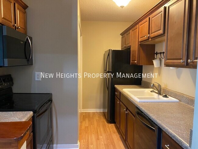 Foto del edificio - 7930 Edgebrook Cir