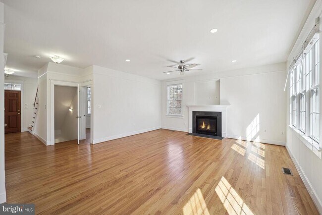 Foto del edificio - 2149 N Taylor St