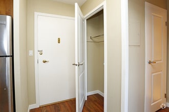 Interior Photo - 735 St. Clair