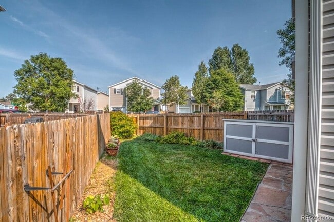 Building Photo - Spacious 3 bedroom home in the heart of Mo...