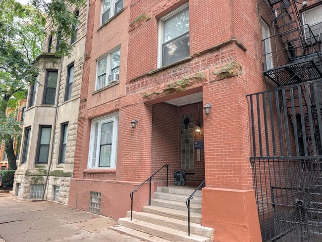 Building Photo - 14 W Chestnut St
