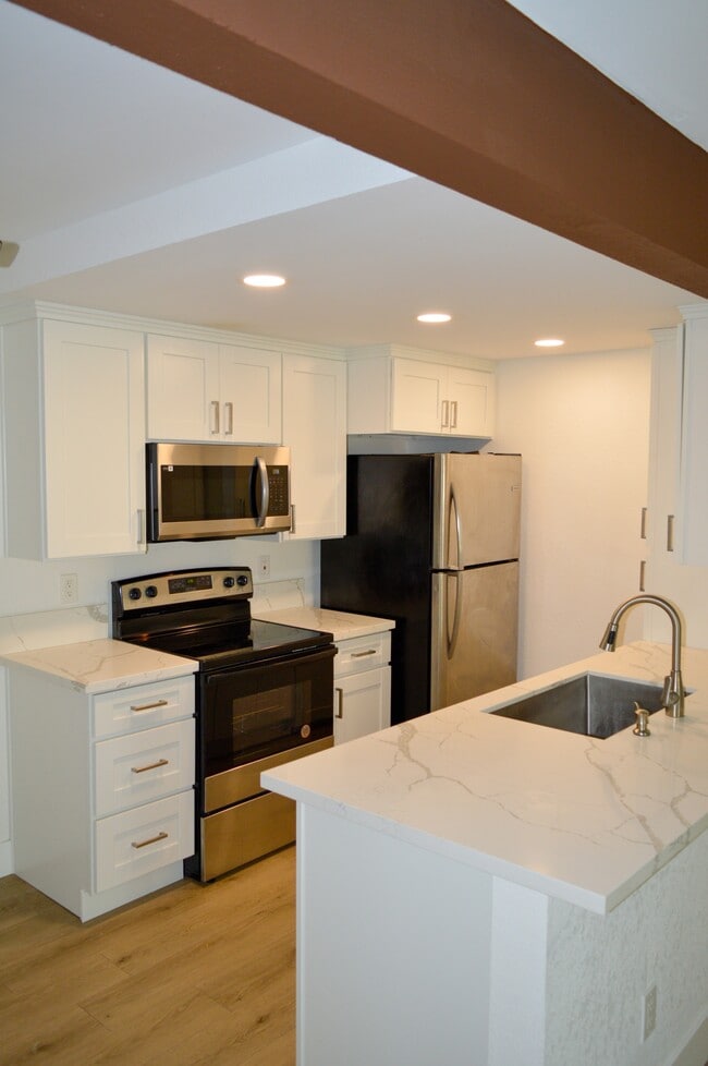 Building Photo - 3535 Banbury Dr