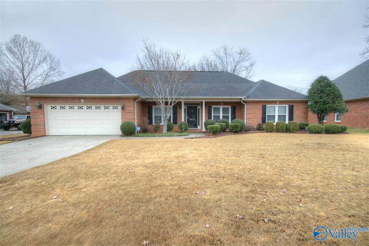 Primary Photo - 2654 Quarter Ln SE