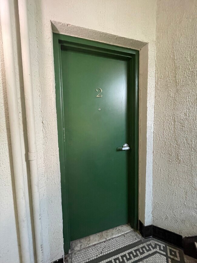 Foto del edificio - 144 Claremont Ave