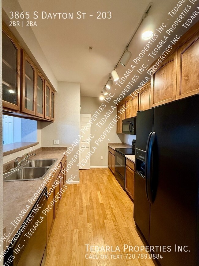 Foto del edificio - 3865 S Dayton St