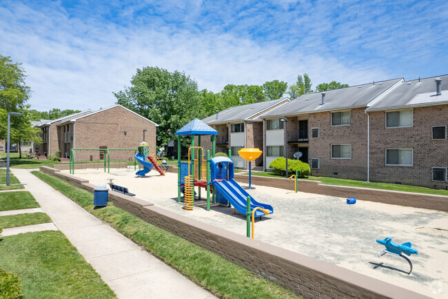 ¡Área de juegos para niños - The Greens at Pine Hill I and II