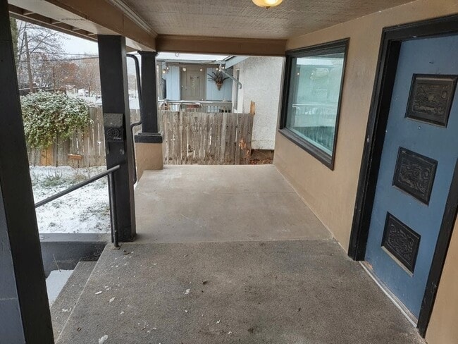 Building Photo - 1310 7th Ave