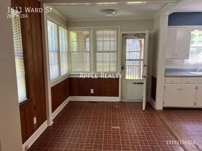 Foto del edificio - 1611 Ward St