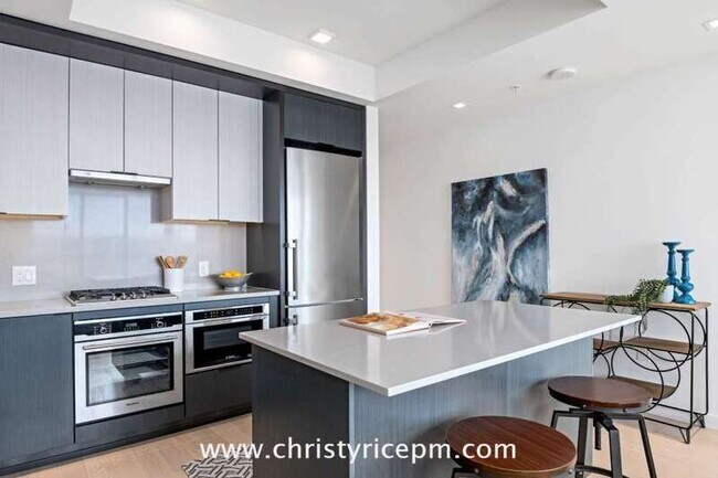 Foto del edificio - 590 1st Ave S